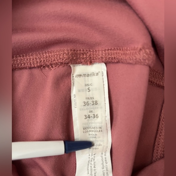 Marika | Women's Rose Leggings with Pockets - Picture 6 of 9